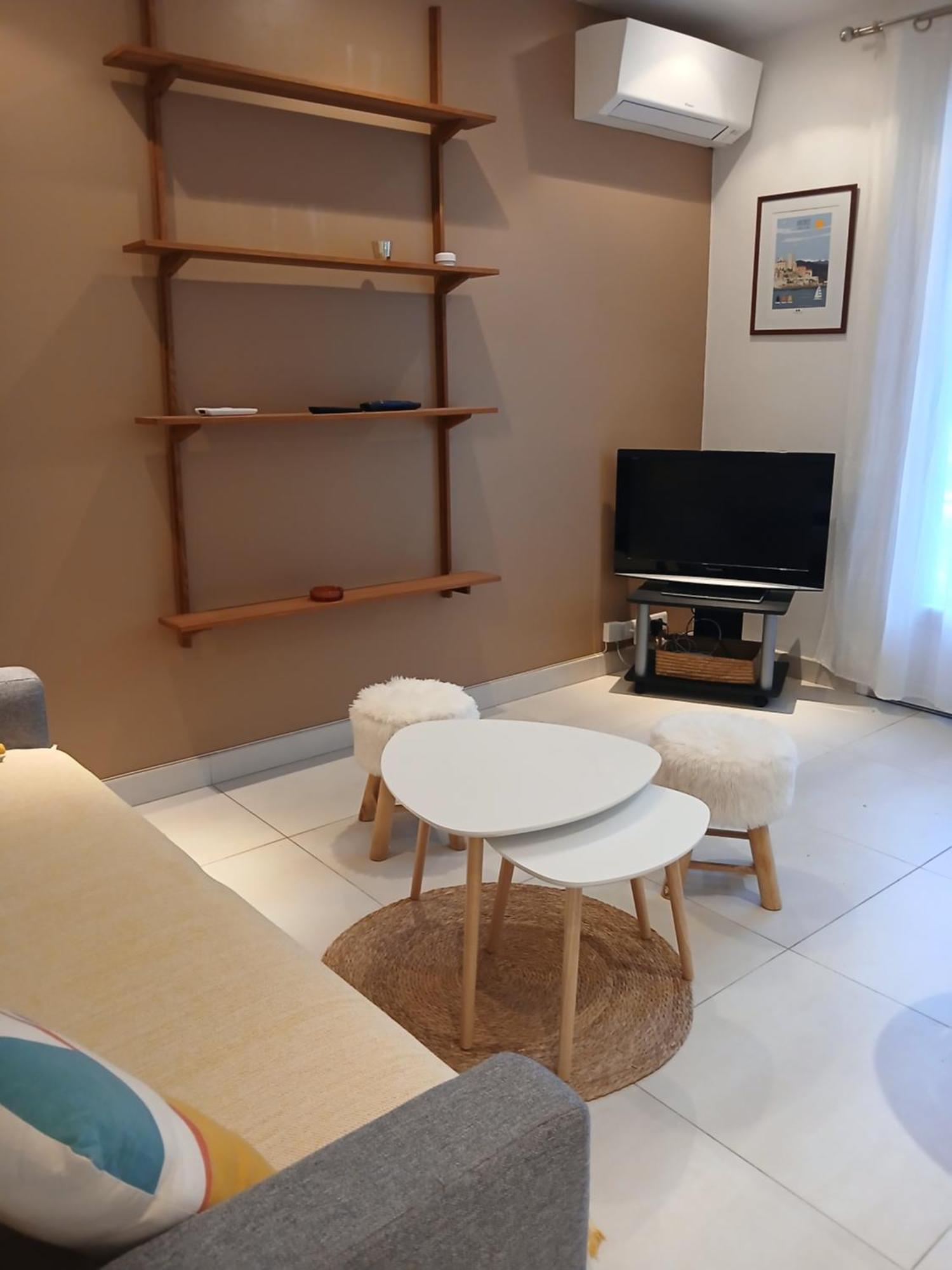 Apartment Centre Bd 1er